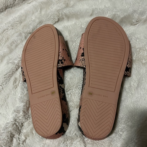 Sandals - Picture 2 of 3